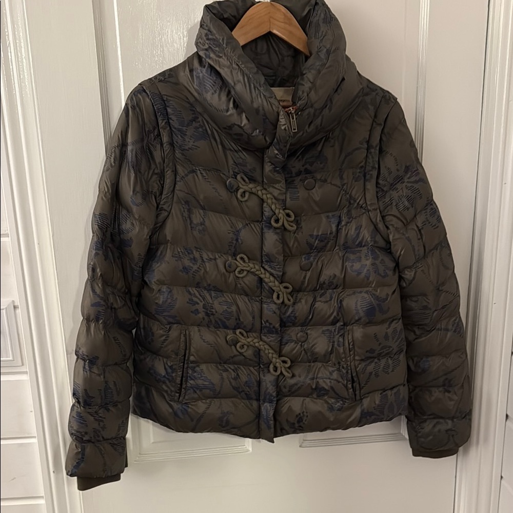 Stylish Women's Puffer Jacket - Olive Green